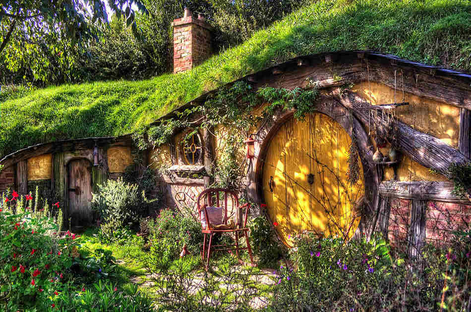 I did not build this hobbit house, photo links to the original design/builder